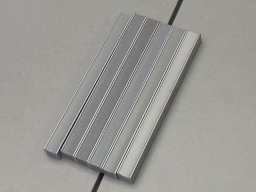 瓷磚美縫做同色系還是做定制調(diào)色？